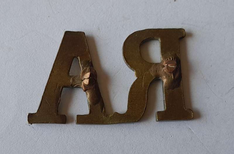 Early Royal Artillery Brass Shoulder Title.  No Lugs.