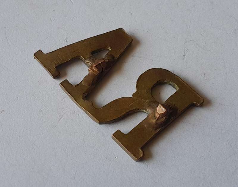 Early Royal Artillery Brass Shoulder Title.  No Lugs.