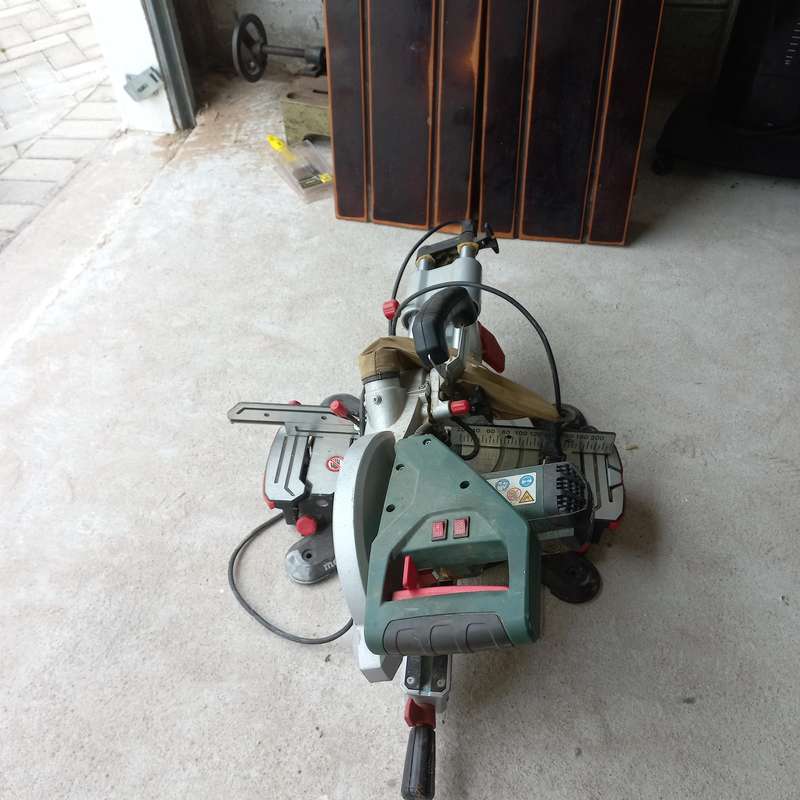 Metabo KGS216M Mitre Compound Saw