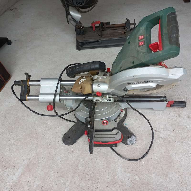 Metabo KGS216M Mitre Compound Saw