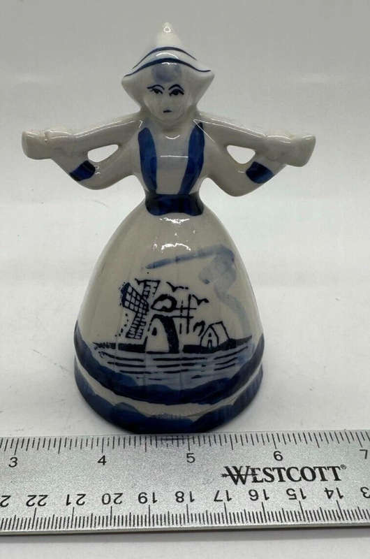 Vintage Blue Delft Dutch 41/2" Milkmaid Figurine