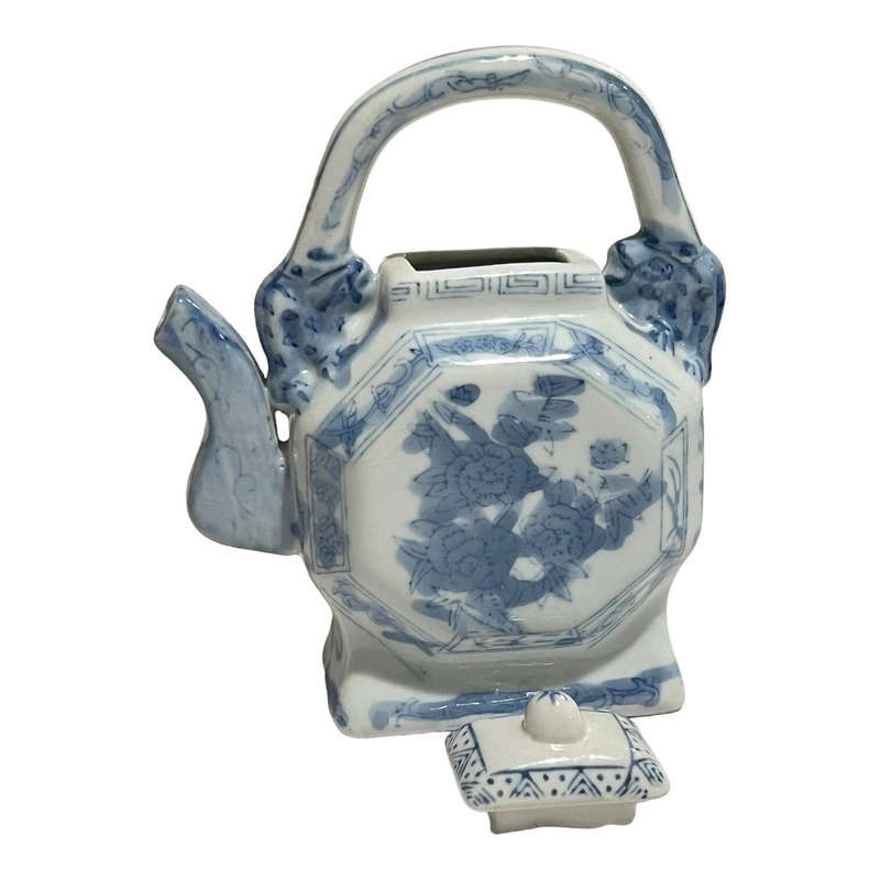 Chinoiserie Teapot Chinese Porcelain Flat Teapot White & Blue Vintage 60s