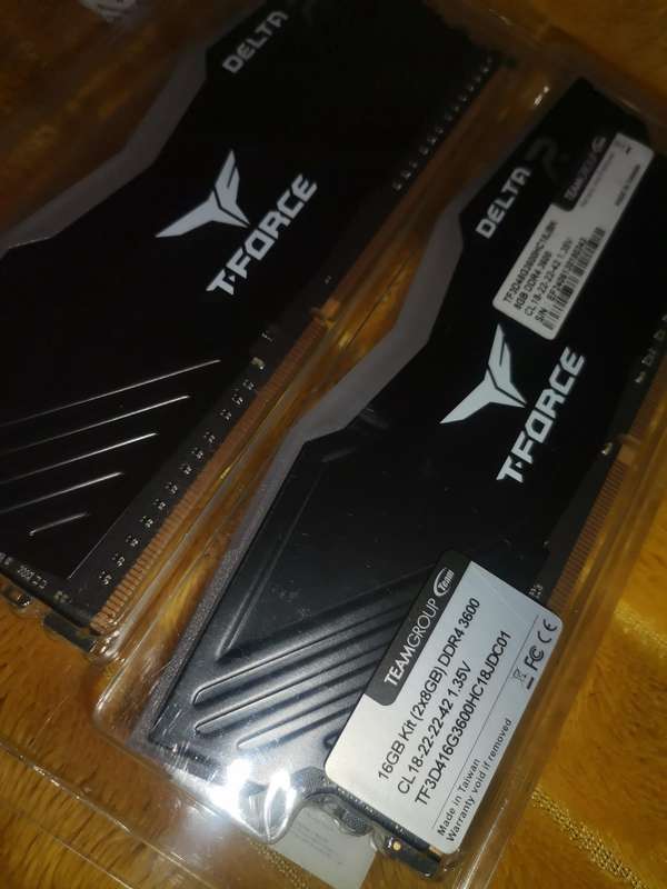 T-Force 16 Gig RAM - DDR4 with LED