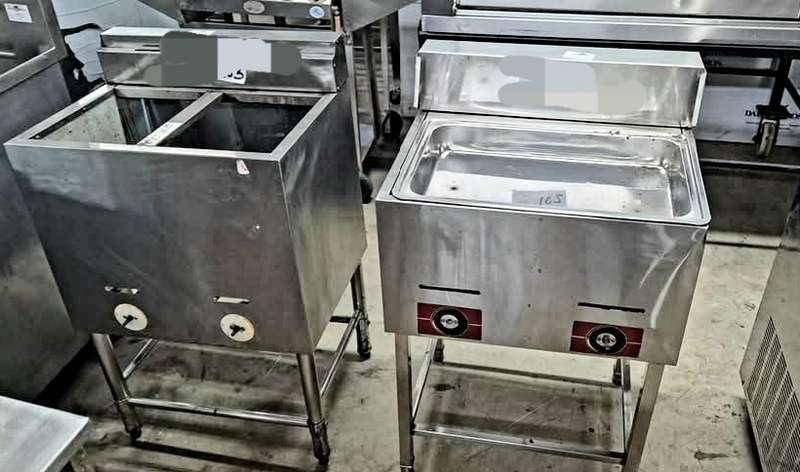 2 x Free standing Commercial Catering Gas Deep Fryers