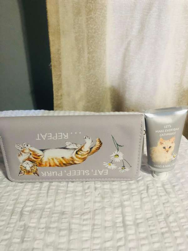 Paw Prints Wallet +Hand &Nail Cream