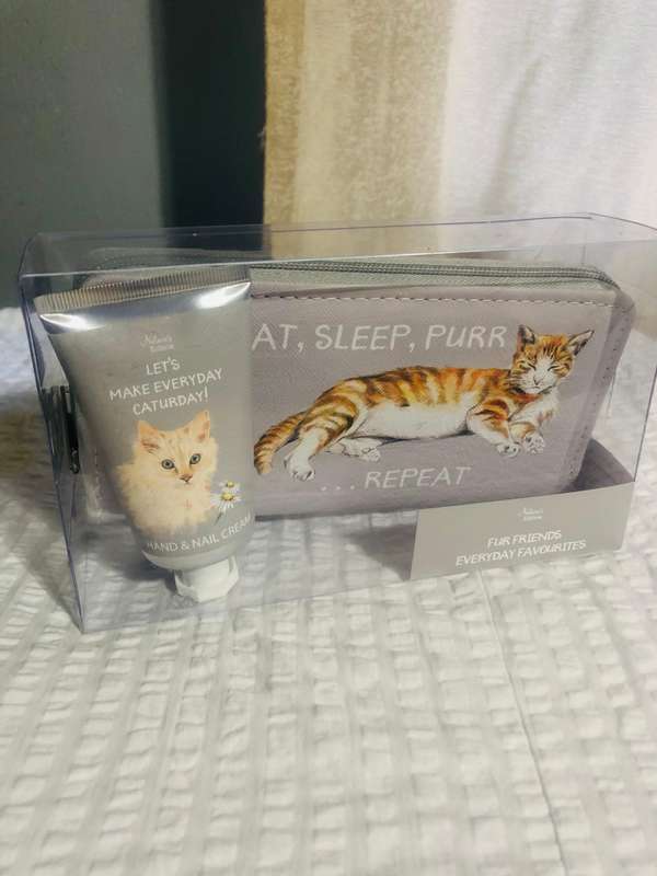 Paw Prints Wallet +Hand &Nail Cream