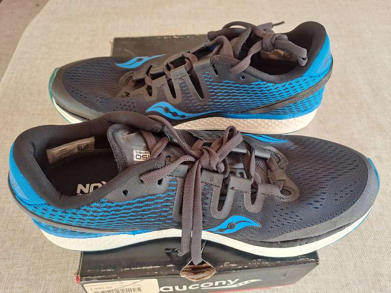 Saucony Freedom Iso mens running shoe - size UK 7 / US 8 / EUR 41 / CM 26