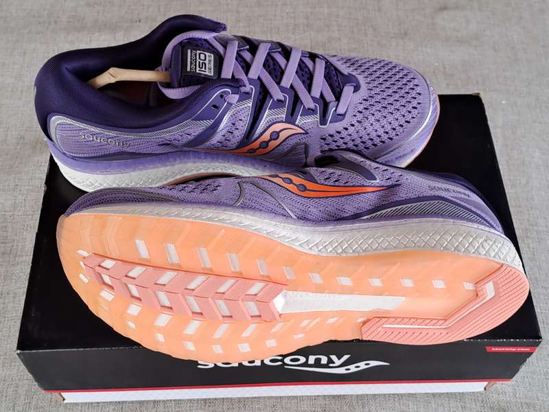 Saucony Triumph ISO 5 ladies running shoe- size UK 8 / US 10 / EUR 42 / CM 26.5
