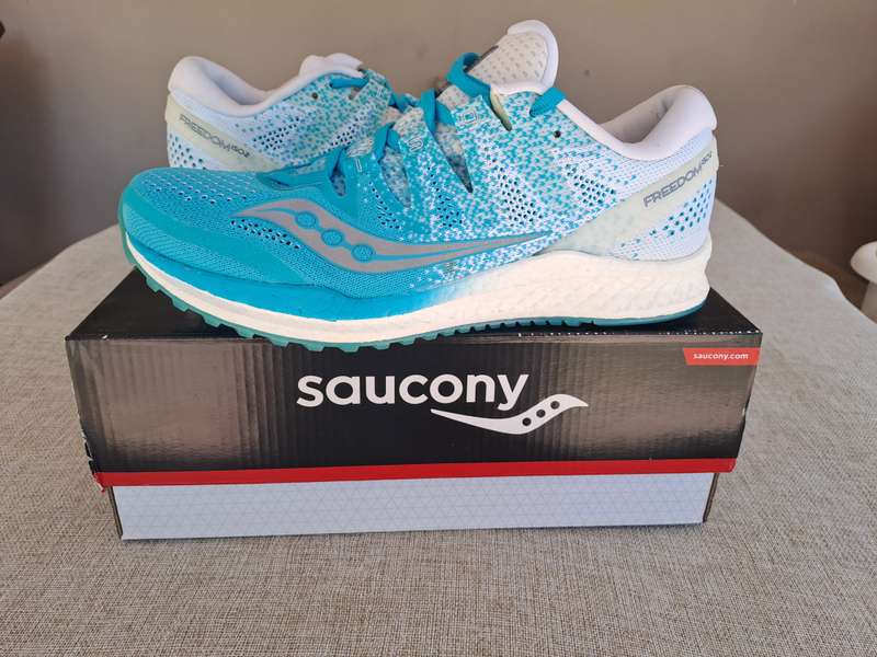 Saucony Freedom Iso 2 ladies running shoe - size UK 7 / US 9 / EUR 40.5 / CM 25.5