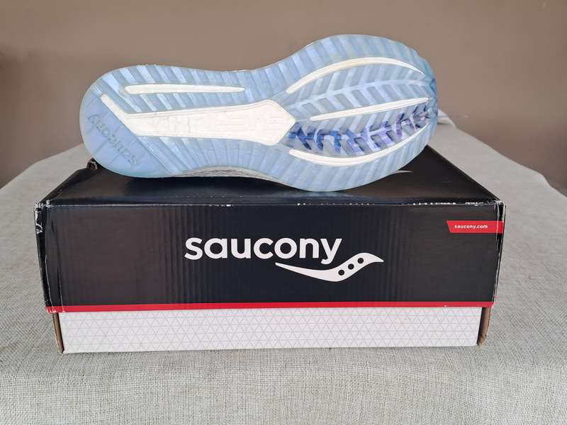 Saucony Freedom Iso 2 ladies running shoe - size UK 5.5 / US 7.5 / EUR 38.5 / CM 24