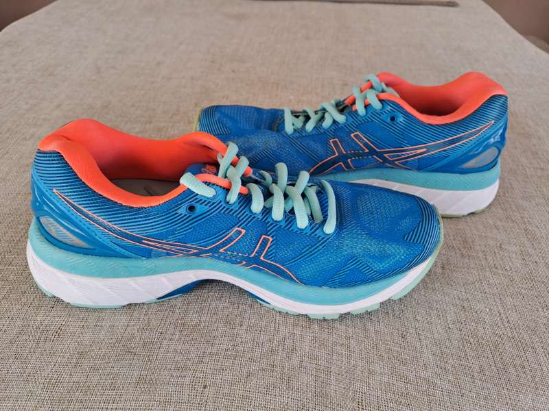 Asics Gel-Nimbus 19 running shoe Ladies  Size UK 4  Used