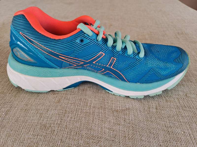 Asics Gel-Nimbus 19 running shoe Ladies  Size UK 4  Used