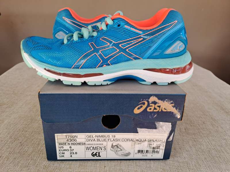 Asics Gel-Nimbus 19 running shoe Ladies  Size UK 4  Used