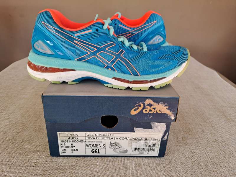 Asics Gel-Nimbus 19 running shoe Ladies  Size UK 4  Used