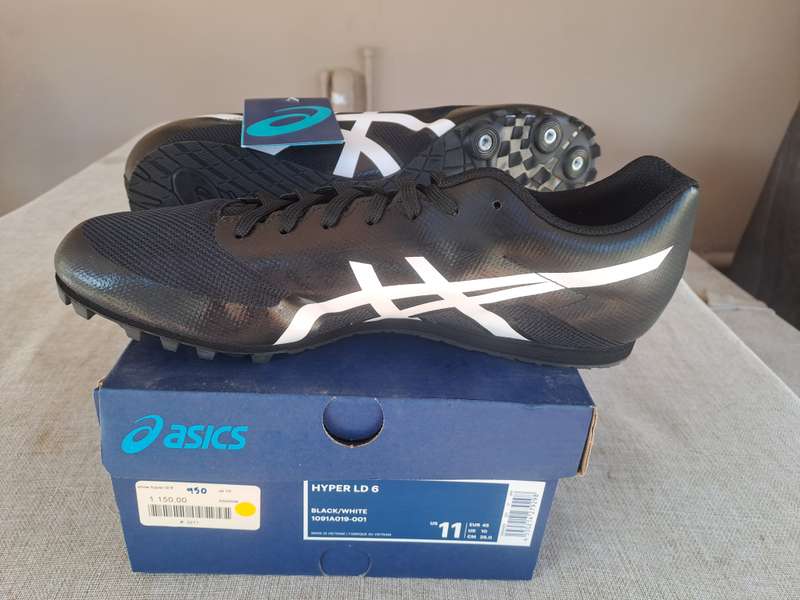 Asics Hyper LD 6 track and field shoe UK 10 / US 11 / EUR 45 / CM 29.0 (black/white)