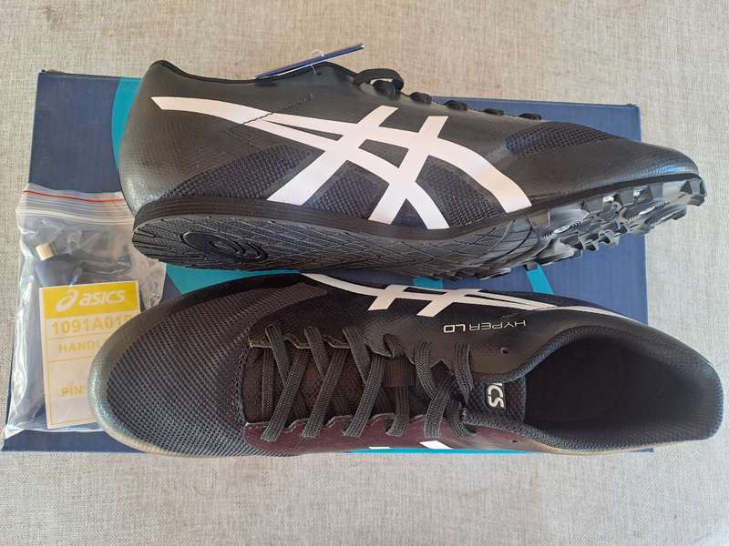 Asics Hyper LD 6 track and field shoe UK 10 / US 11 / EUR 45 / CM 29.0 (black/white)