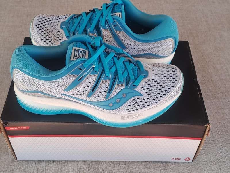 Saucony Triumph Iso 5 ladies running shoe - size UK 6 / US 8 / EUR 39 / CM 24.5