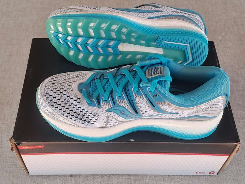 Saucony Triumph Iso 5 ladies running shoe - size UK 6 / US 8 / EUR 39 / CM 24.5