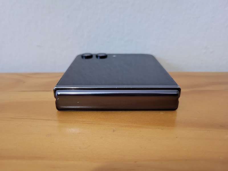 Samsung Z Flip 5 5G 256GB | With Accessories
