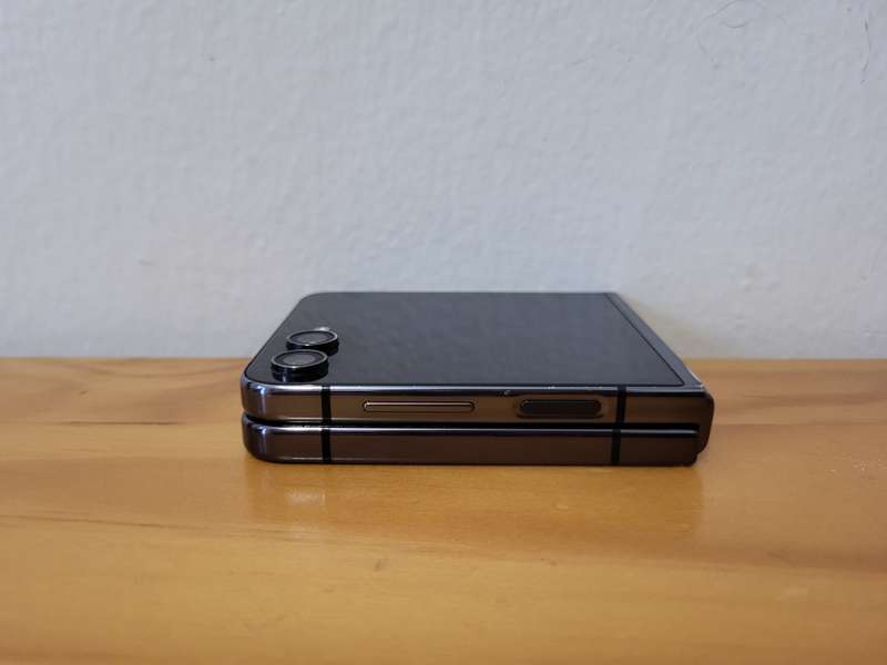 Samsung Z Flip 5 5G 256GB | With Accessories