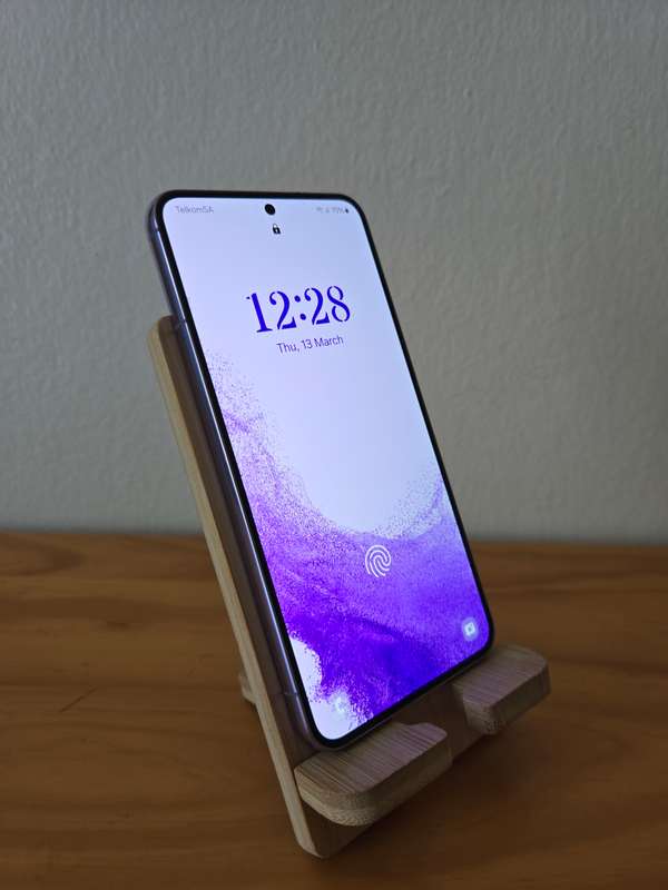 LIKE NEW Samsung S22 5G | 256GB | Boxed