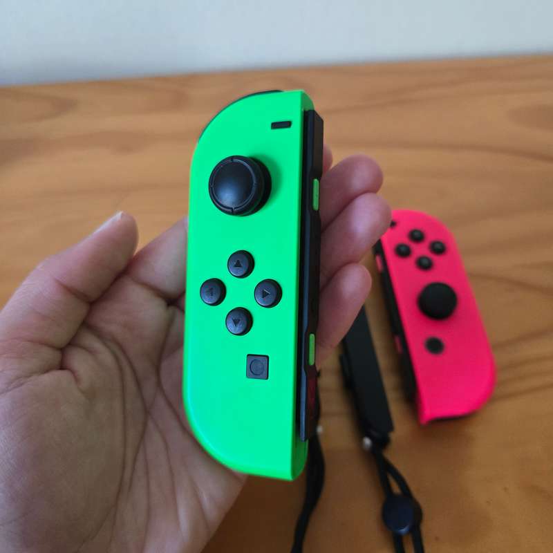 FULL NINTENDO SWITCH V2 BOXED + FREE MICRO SD CARD