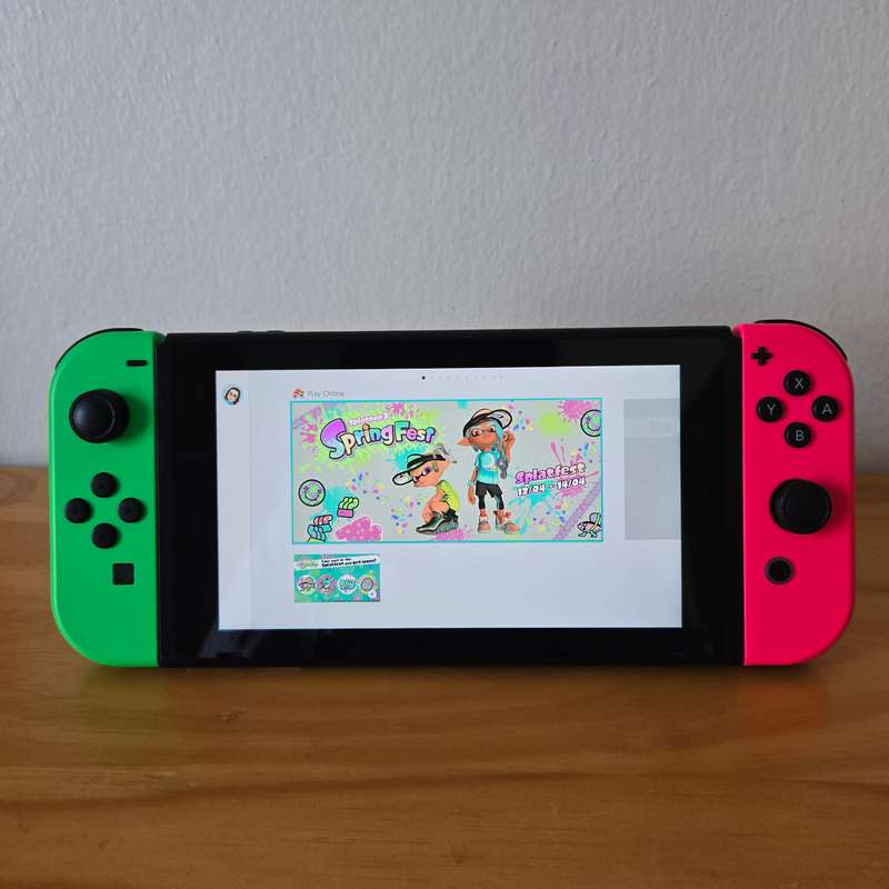 FULL NINTENDO SWITCH V2 BOXED + FREE MICRO SD CARD