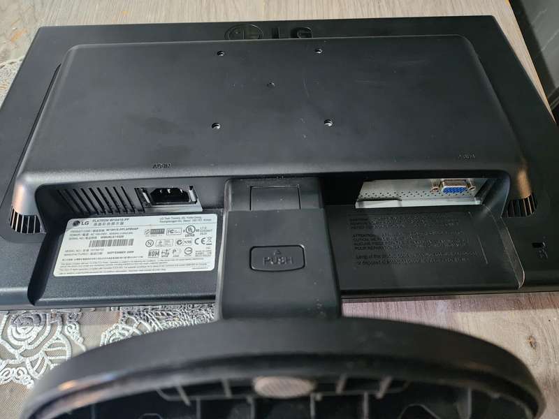 LG FLATRON W1941S PF LCD WIDESCREEN MONITOR