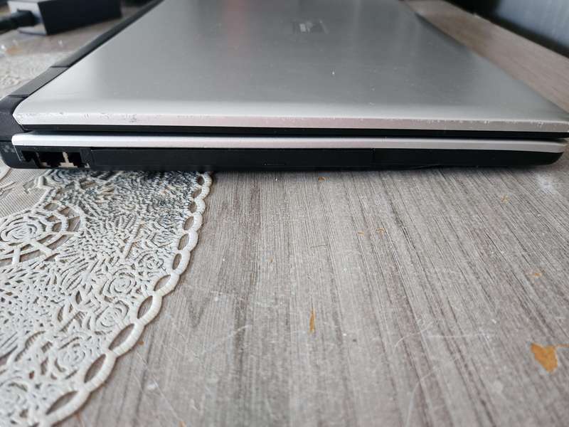 FUJITSU AMILO M1424 LAPTOP FOR SALE PLEASE READ AD !!!!