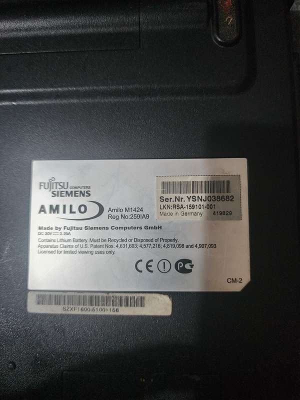 FUJITSU AMILO M1424 LAPTOP FOR SALE PLEASE READ AD !!!!