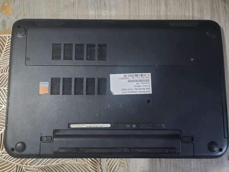 DELL INSPIRON 3737 I7 LAPTOP FOR SAPRES OR TO REPAIR PLEASE READ AD !!!