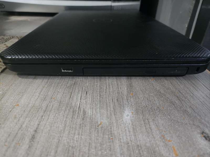DELL INSPIRON 3737 I7 LAPTOP FOR SAPRES OR TO REPAIR PLEASE READ AD !!!