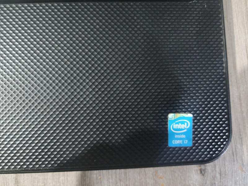DELL INSPIRON 3737 I7 LAPTOP FOR SAPRES OR TO REPAIR PLEASE READ AD !!!