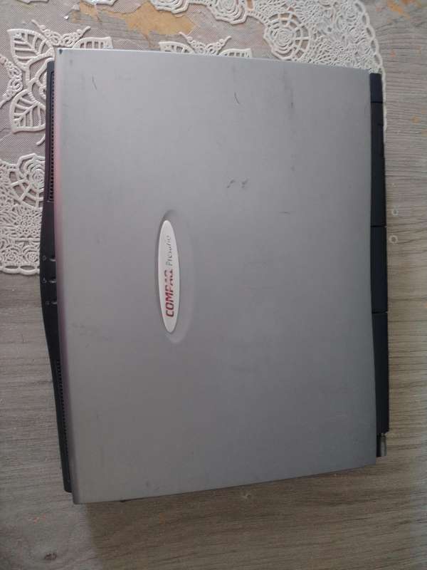 COMPAQ PRESARIO 1200 VINTAGE LAPTOP FOR SPARES OR REPAIR !!!!