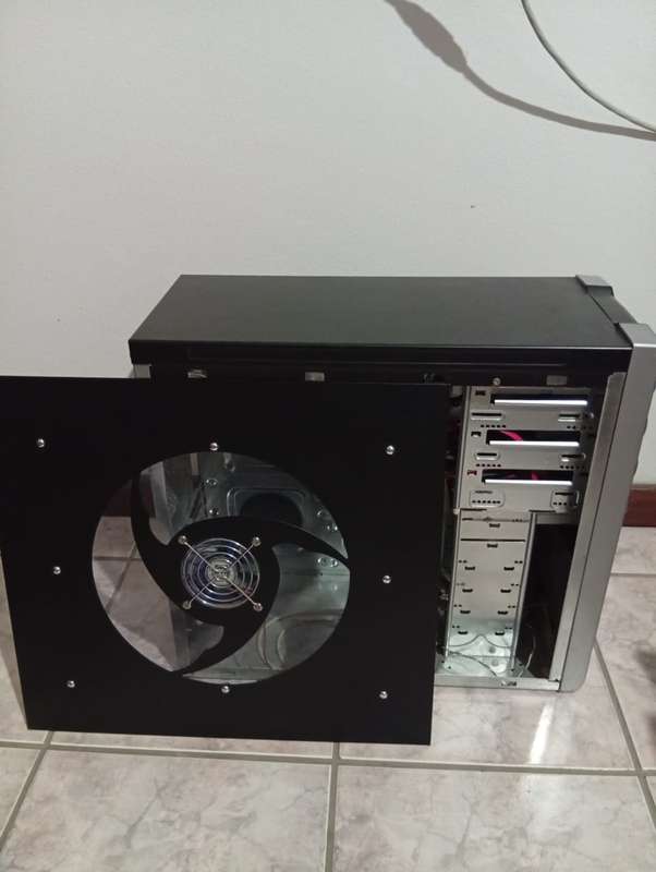 Computer case with Media Dsahboard