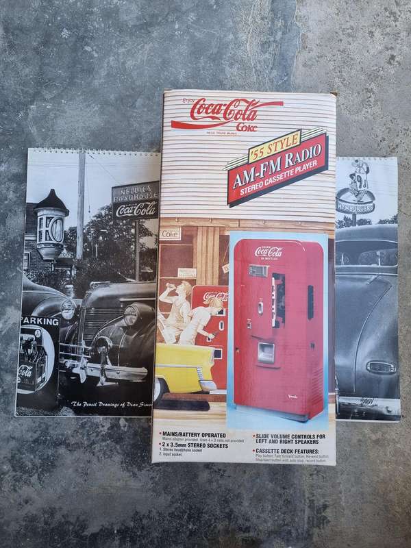 Vintage Coca Cola 55 Style Vending Machine AM/FM Radio Cassette Player