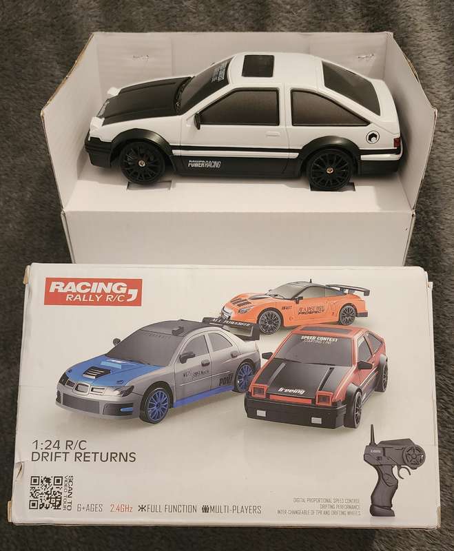 Drift Racing 1:24 RC 4 Wheel Drive + 2.4GHz Controller