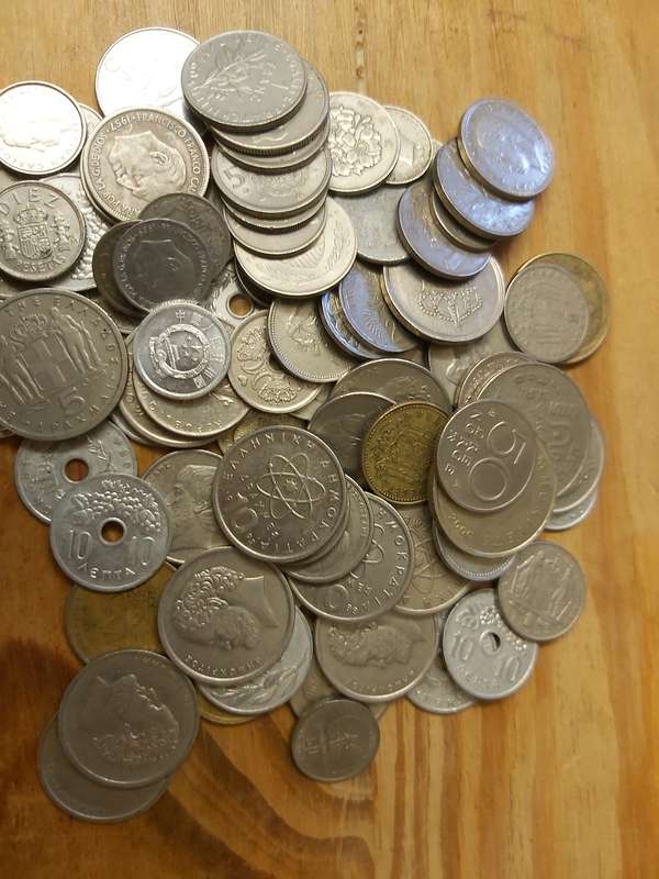 MIXED WORLD COINS