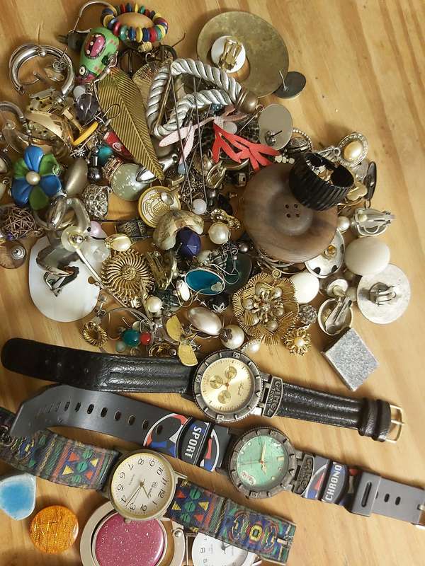 OLD JEWELRY JOB LOT