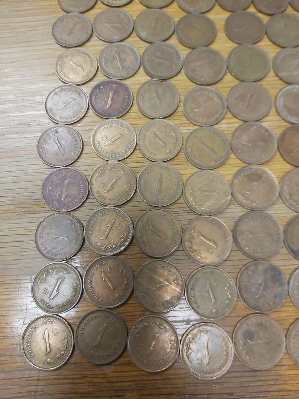 RHODESIA 1970-1977 1C AND 1/2C COINS