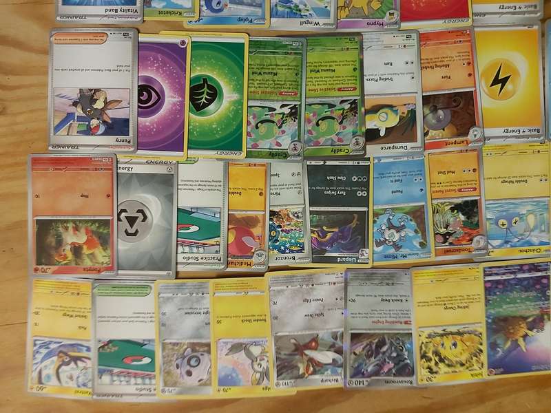 POKEMON TRADING CARDS