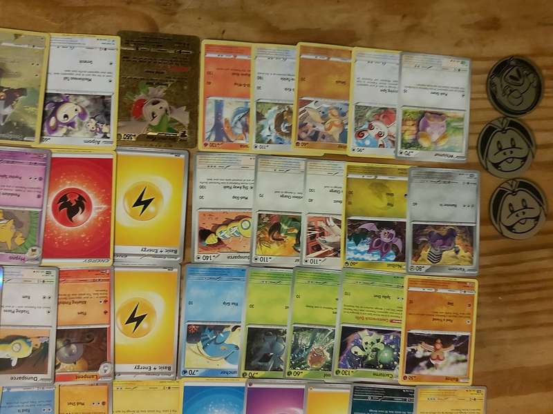 POKEMON TRADING CARDS