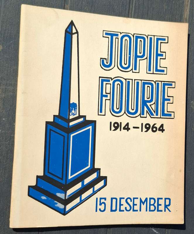Signature of Cmdt Willem Ratte (32 Battalion) met Boeregroete in first edition of Jopie Fourie