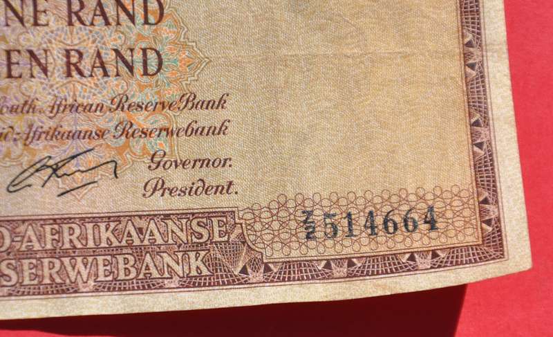 R1 1962, prefix Z2, E/A, G Rissik, 1st issue ***very rare replacement note*** Hern #318