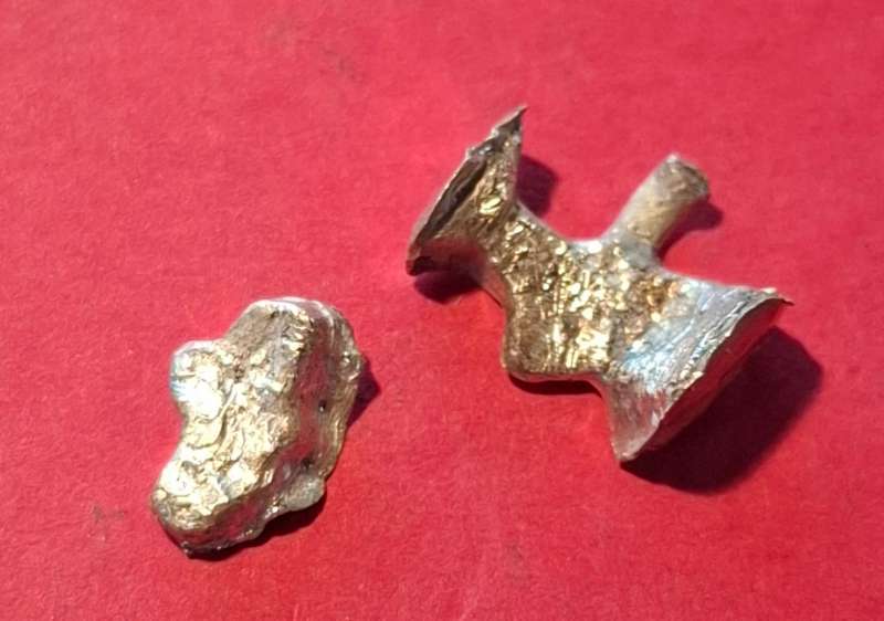 GOLD pieces 1.93 - 1.94 grams,  16.63 kt and 16.33 kt (yellow gold, two pieces) - view all 13 photos