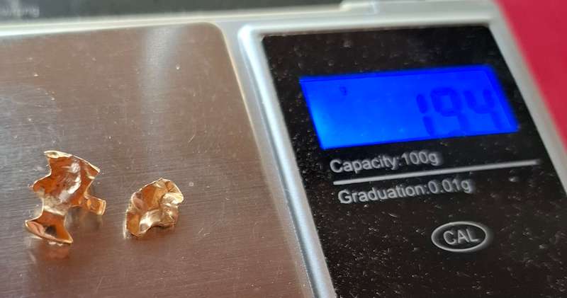 GOLD pieces 1.93 - 1.94 grams,  16.63 kt and 16.33 kt (yellow gold, two pieces) - view all 13 photos
