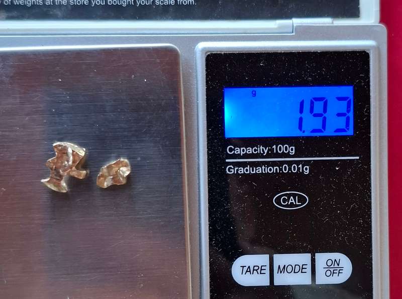 GOLD pieces 1.93 - 1.94 grams,  16.63 kt and 16.33 kt (yellow gold, two pieces) - view all 13 photos