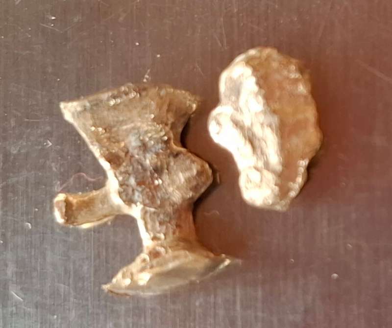 GOLD pieces 1.93 - 1.94 grams,  16.63 kt and 16.33 kt (yellow gold, two pieces) - view all 13 photos