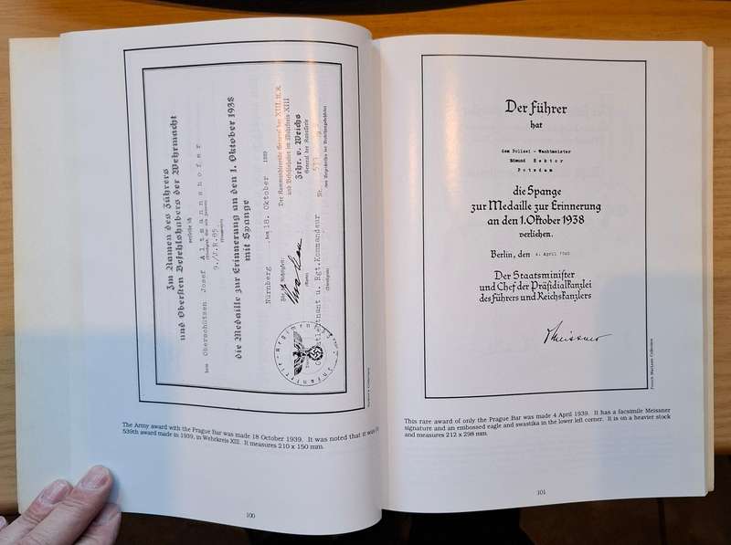 GERMAN MILITARY AWARD DOCUMENTS 1939-1945