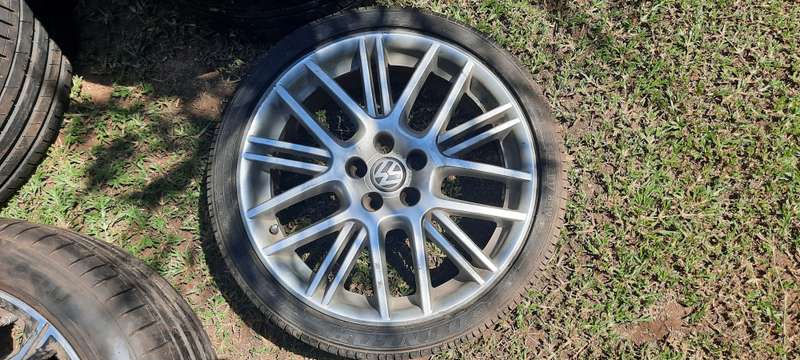 POLO GTI EXOR 17" RIM SET